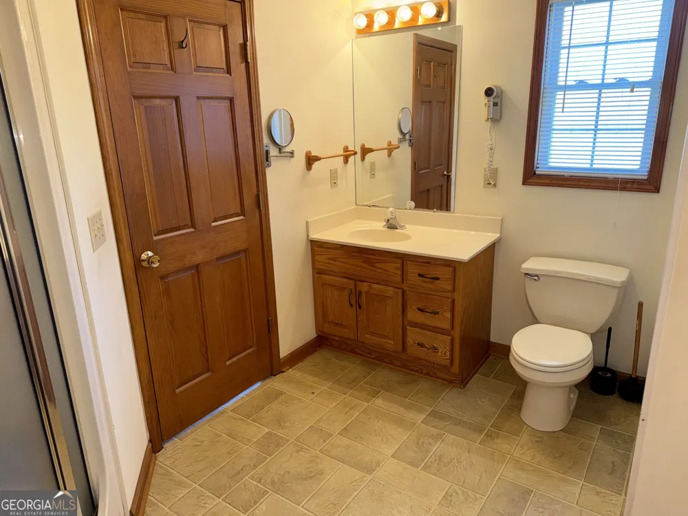 494 S Broad ST Bowman, GA 30624