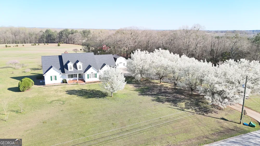 494 S Broad ST Bowman, GA 30624