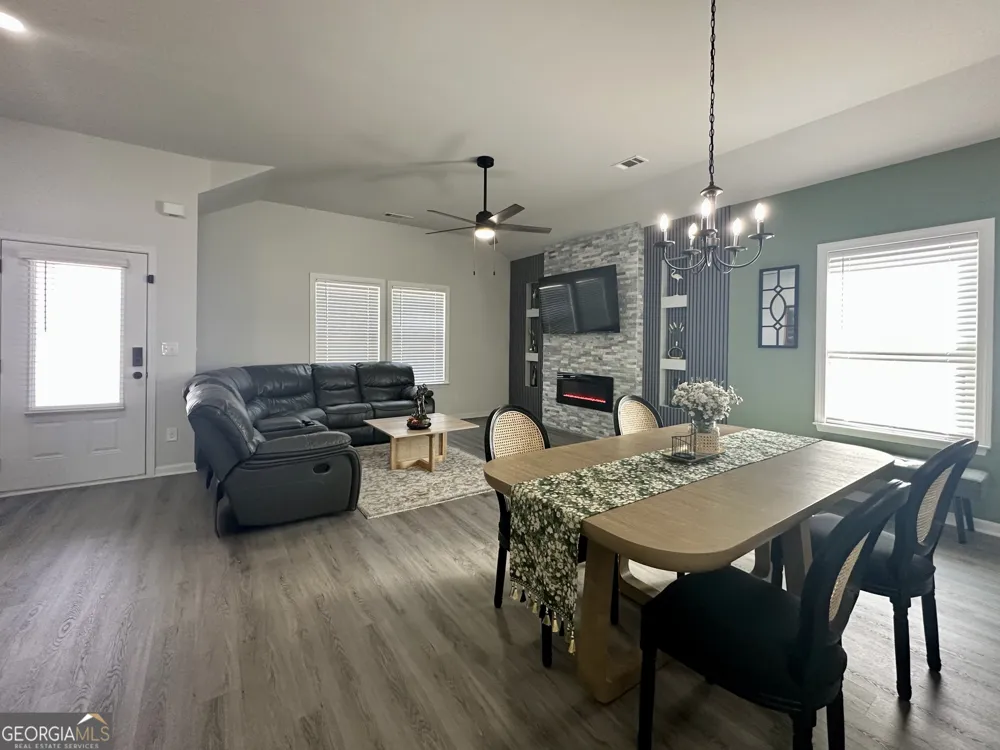 604 Georgian WALK Byron, GA 31008