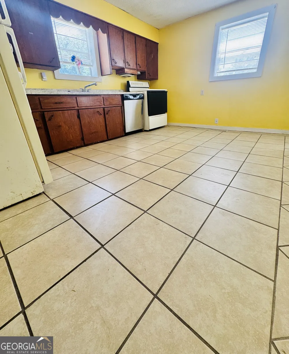 205 E Brumby AVE Reidsville, GA 30453