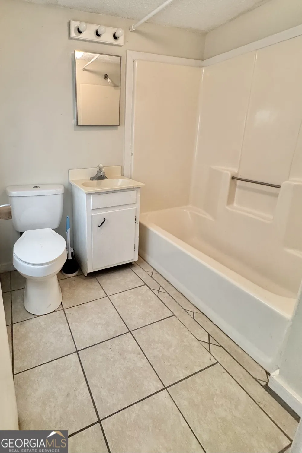 205 E Brumby AVE Reidsville, GA 30453