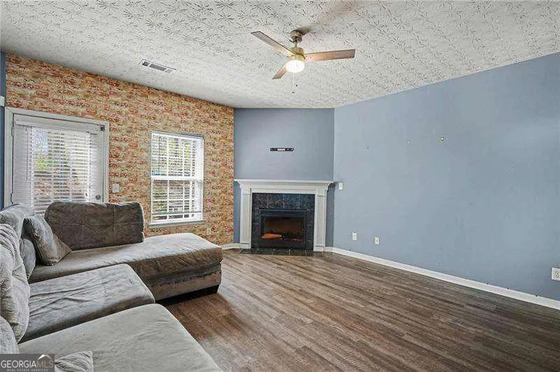 388 Berckman DR NW Lilburn, GA 30047
