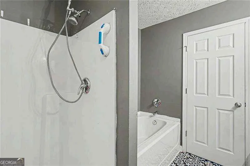 388 Berckman DR NW Lilburn, GA 30047
