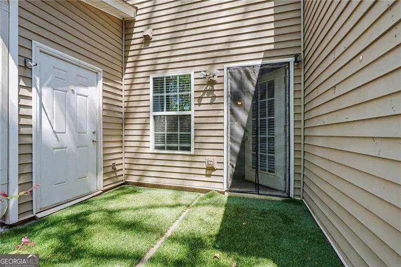 388 Berckman DR NW Lilburn, GA 30047