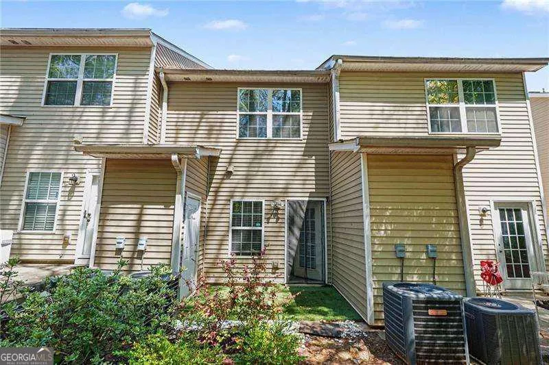 388 Berckman DR NW Lilburn, GA 30047