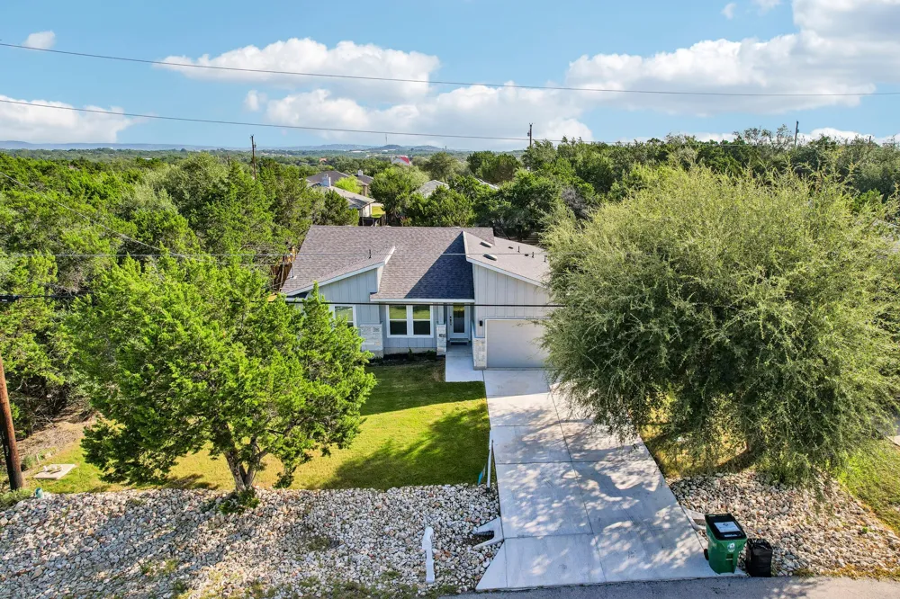 20102 Lee Lane Lago Vista, TX 78645
