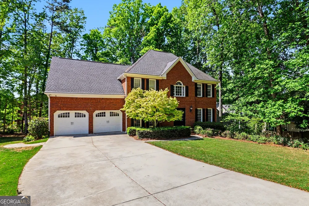 5702 Fallsbrook LN NW Acworth, GA 30101