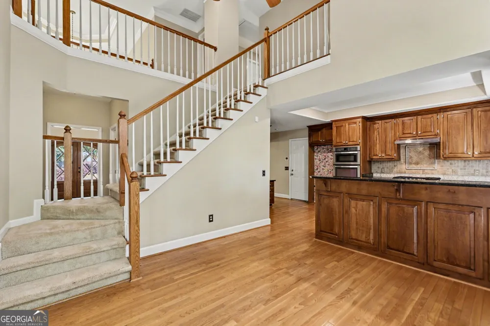 5702 Fallsbrook LN NW Acworth, GA 30101