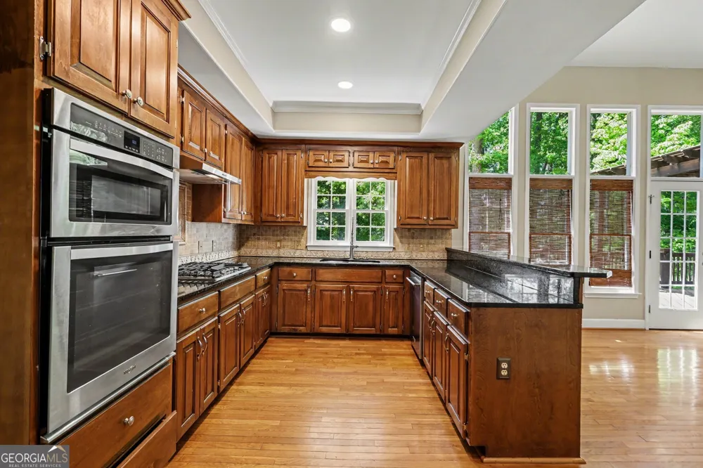 5702 Fallsbrook LN NW Acworth, GA 30101