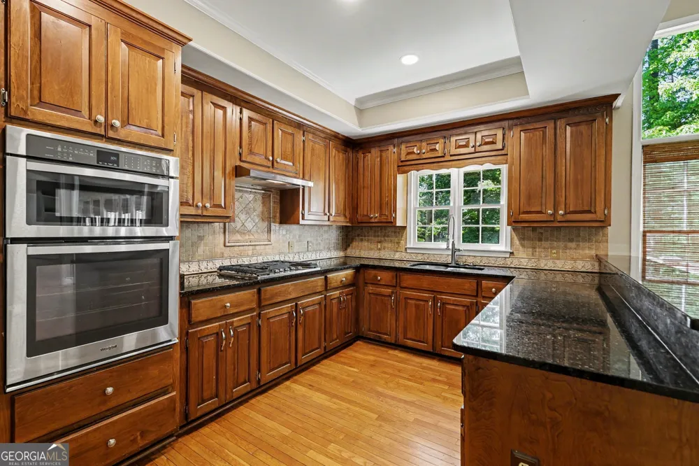 5702 Fallsbrook LN NW Acworth, GA 30101