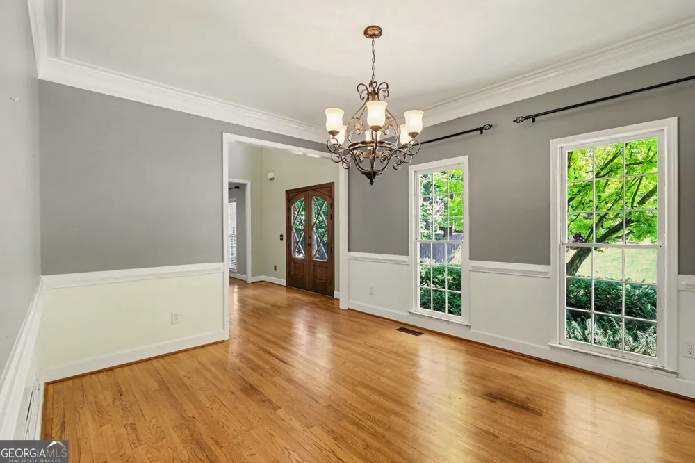 5702 Fallsbrook LN NW Acworth, GA 30101