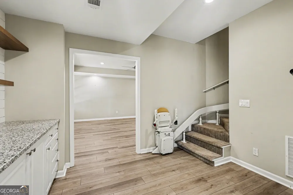 5702 Fallsbrook LN NW Acworth, GA 30101