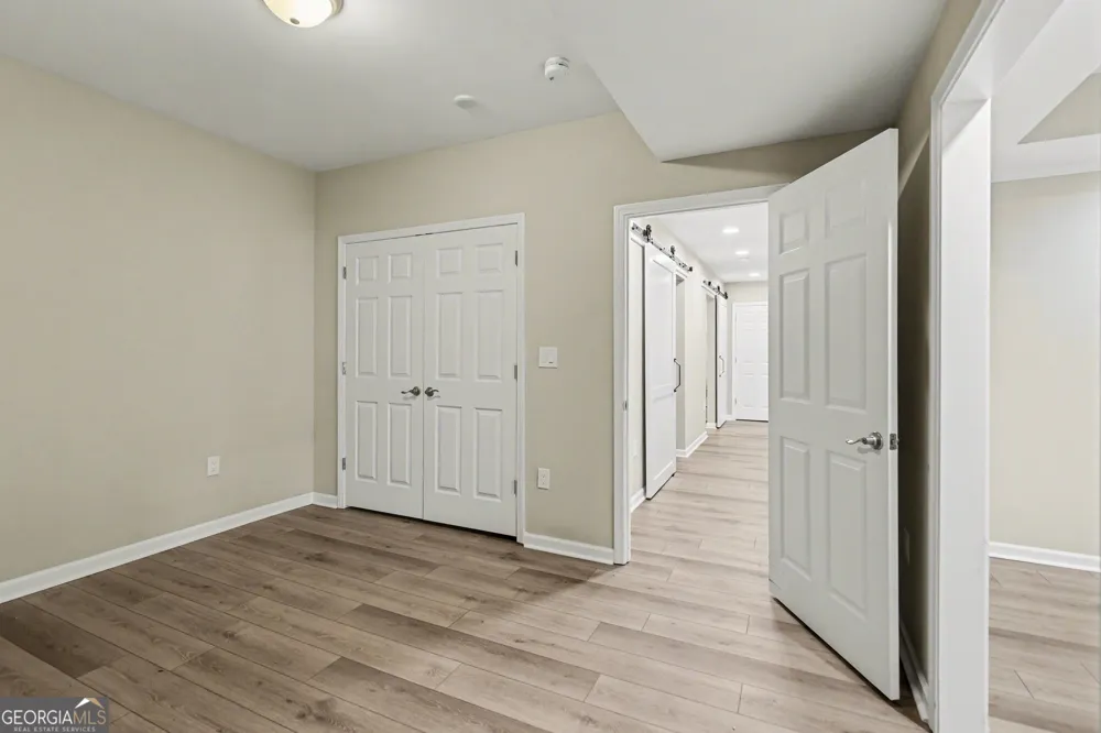 5702 Fallsbrook LN NW Acworth, GA 30101