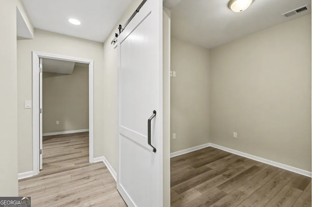 5702 Fallsbrook LN NW Acworth, GA 30101