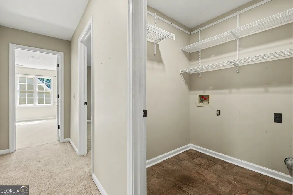 5702 Fallsbrook LN NW Acworth, GA 30101