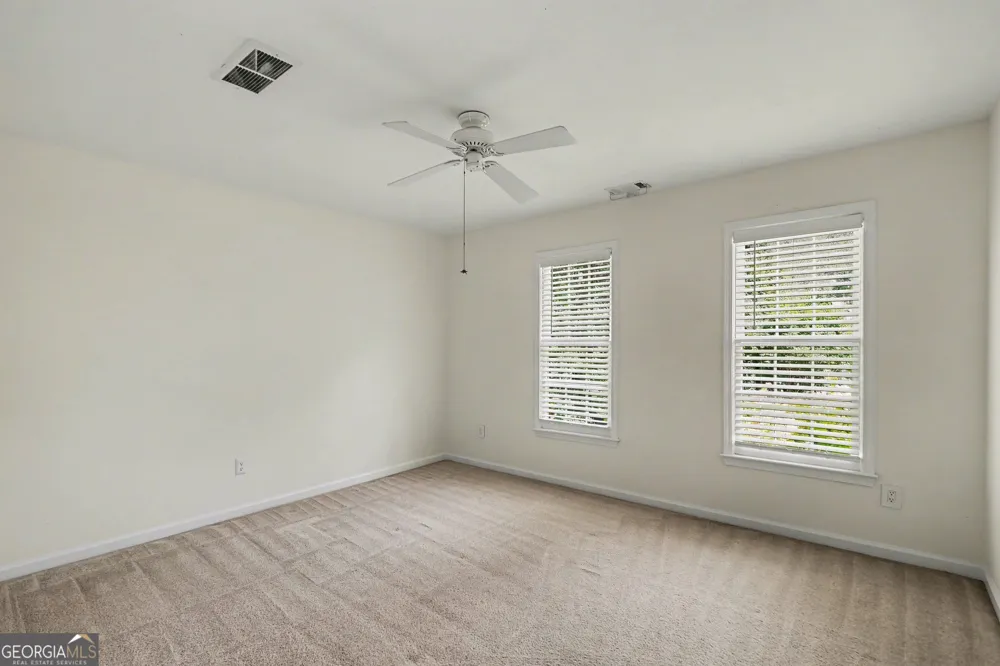 5702 Fallsbrook LN NW Acworth, GA 30101