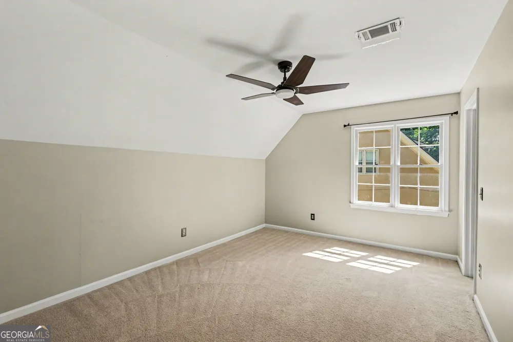 5702 Fallsbrook LN NW Acworth, GA 30101