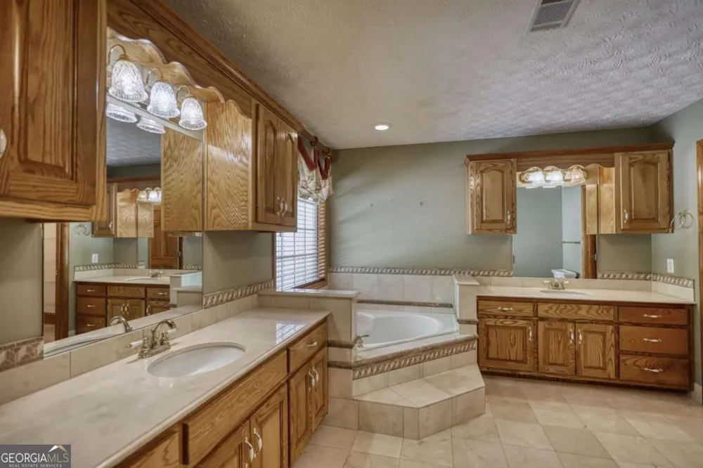 255 Old Hardy Farm RD Jackson, GA 30233