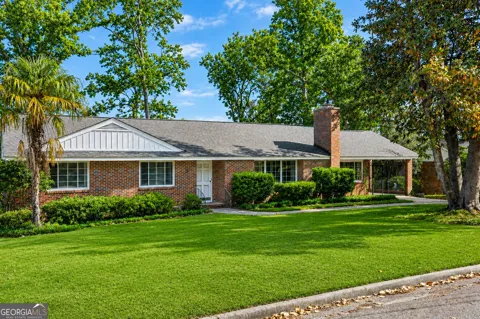 2220 Edgewood DR