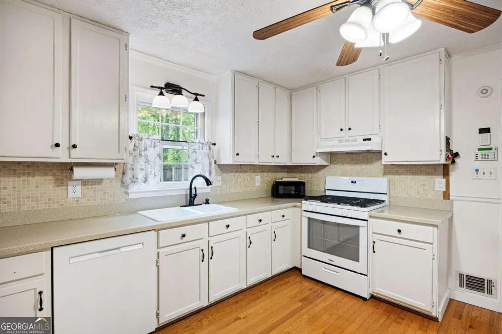 12 Indian Lake CT Hiram, GA 30141
