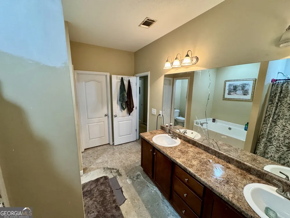 2010 Cottonwood ST Vidalia, GA 30474