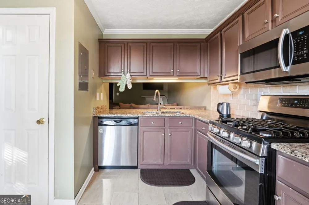 104 Lakestone CT Marietta, GA 30066