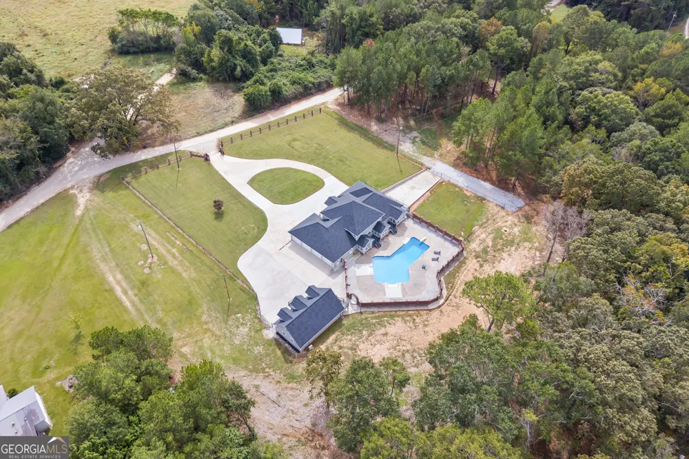 22 Anderson Thomas RD Martin, GA 30557