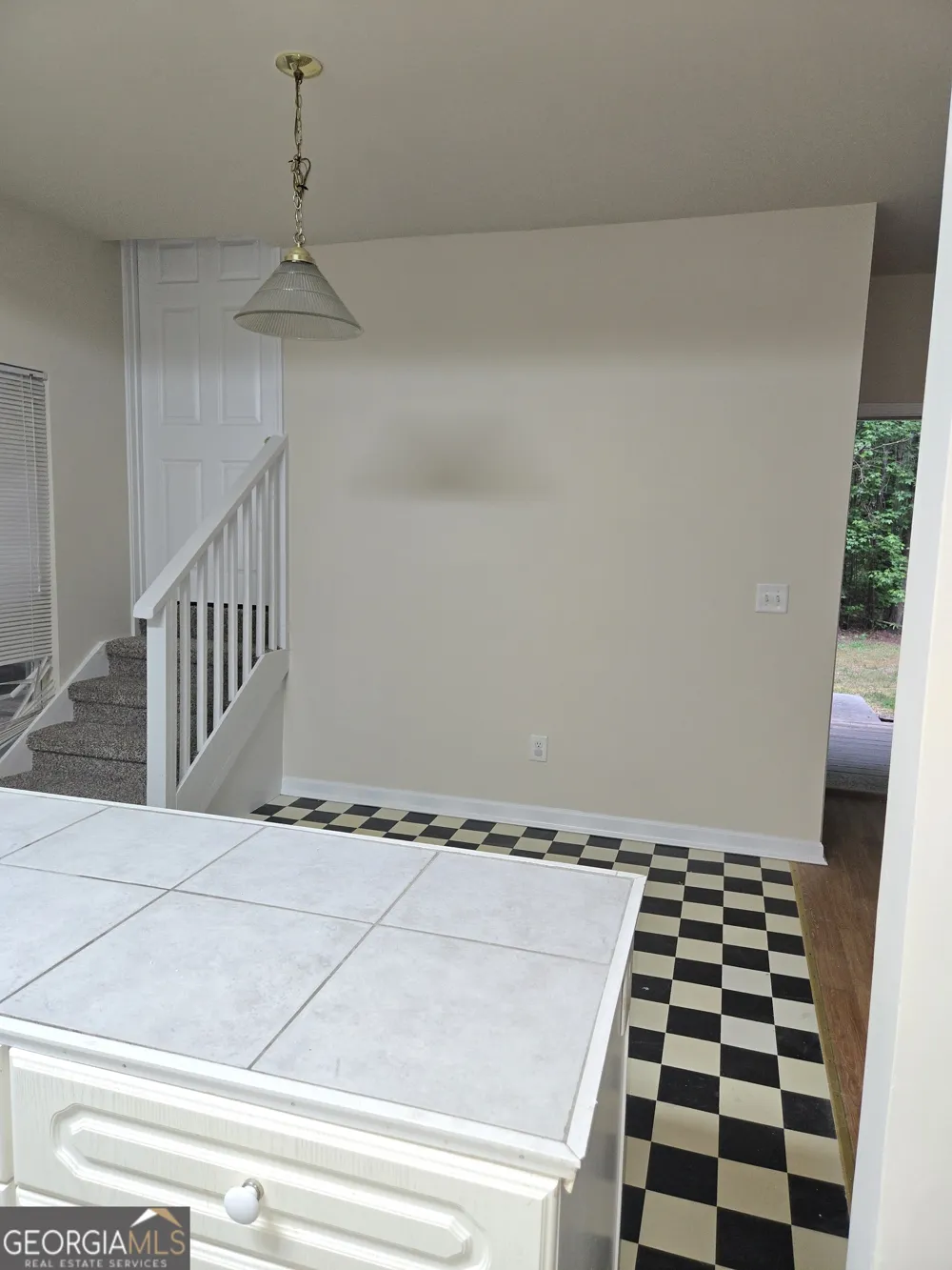156 Red Bank RD Alpharetta, GA 30004