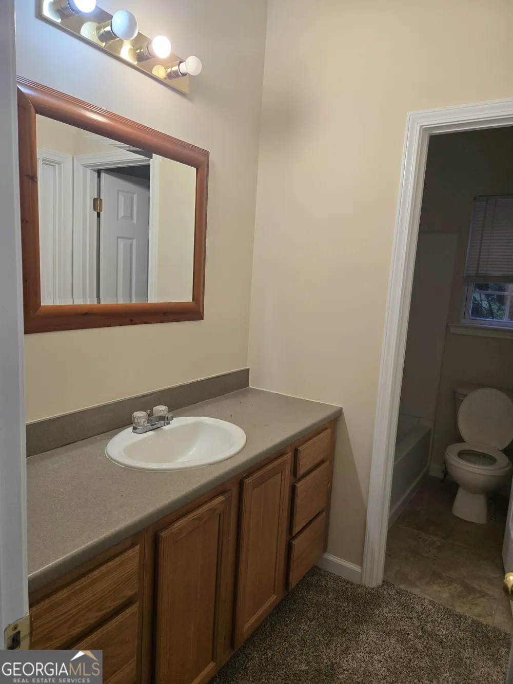 156 Red Bank RD Alpharetta, GA 30004