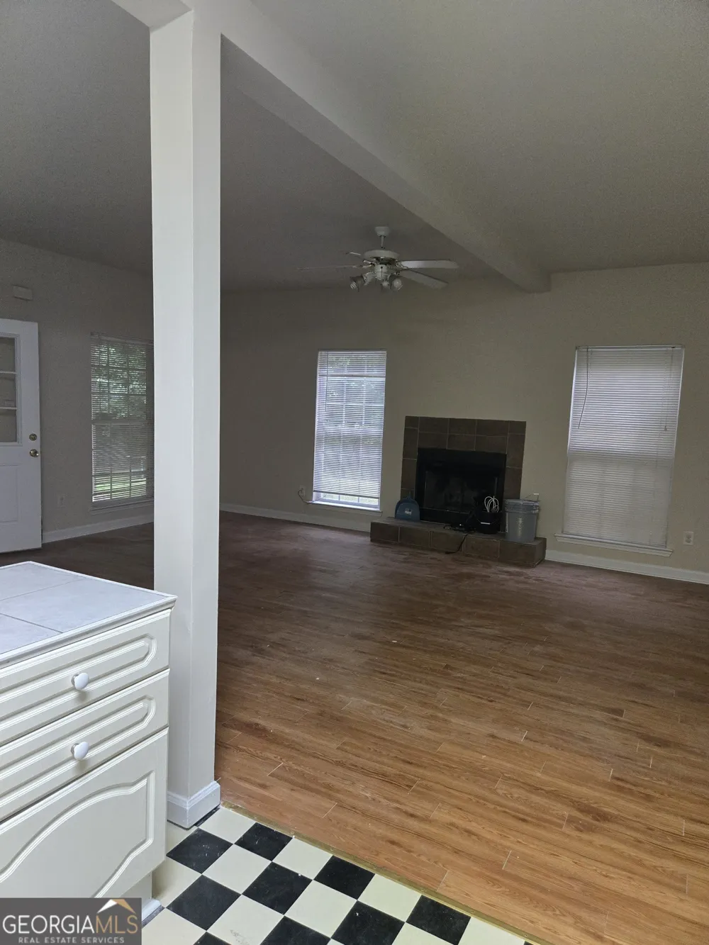 156 Red Bank RD Alpharetta, GA 30004