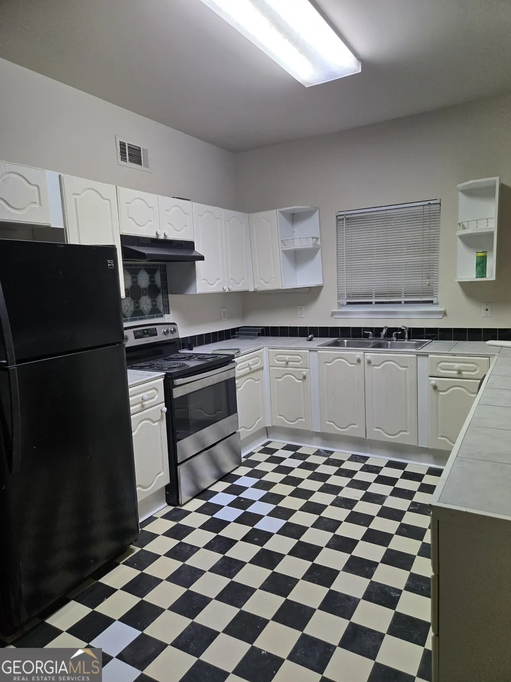 156 Red Bank RD Alpharetta, GA 30004