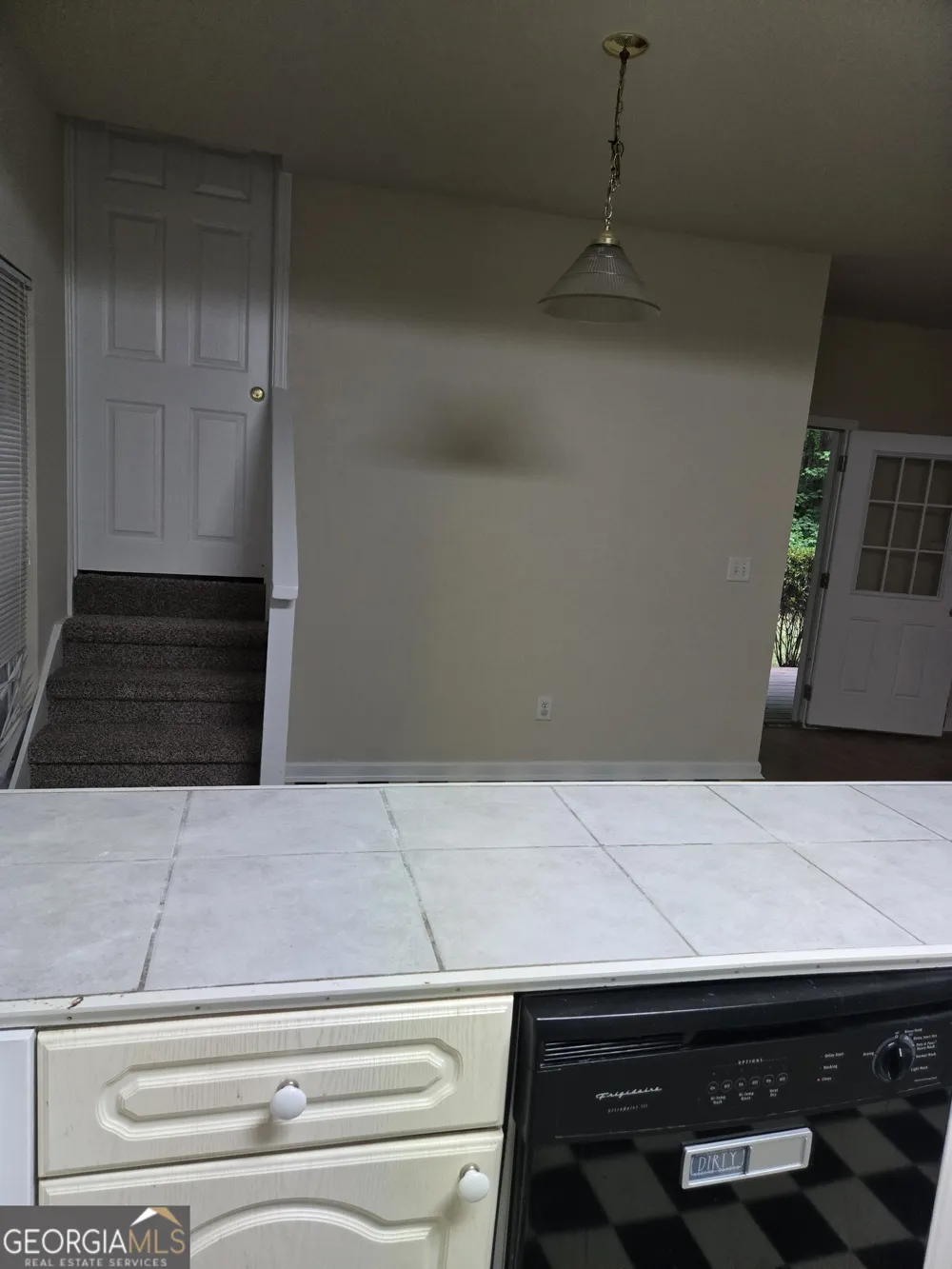 156 Red Bank RD Alpharetta, GA 30004