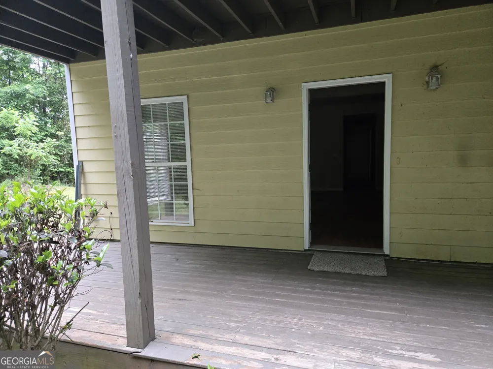 156 Red Bank RD Alpharetta, GA 30004