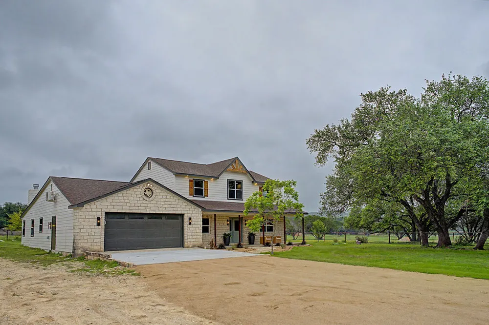 200 E Meadow Lane Wimberley, TX 78676