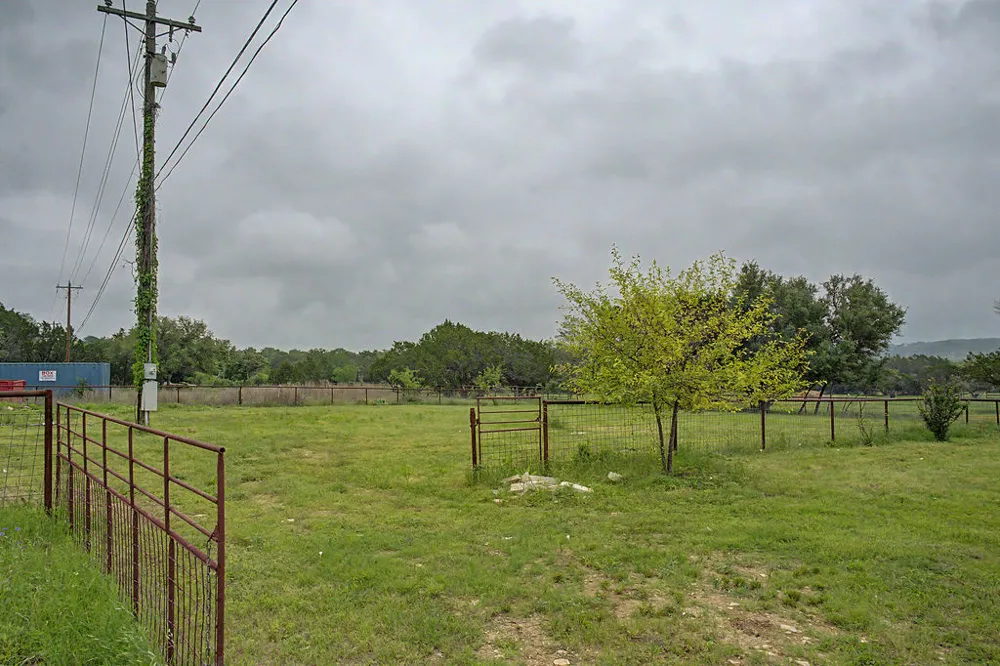 200 E Meadow Lane Wimberley, TX 78676