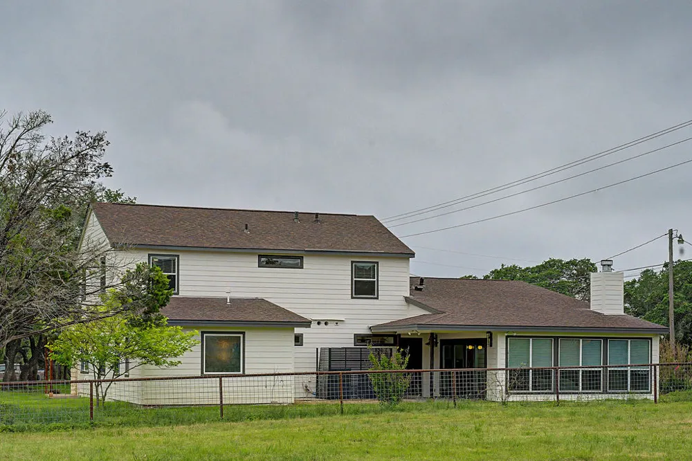 200 E Meadow Lane Wimberley, TX 78676