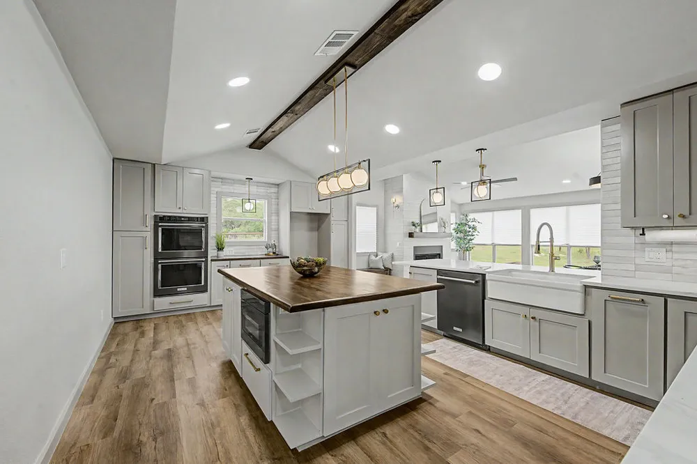 200 E Meadow Lane Wimberley, TX 78676
