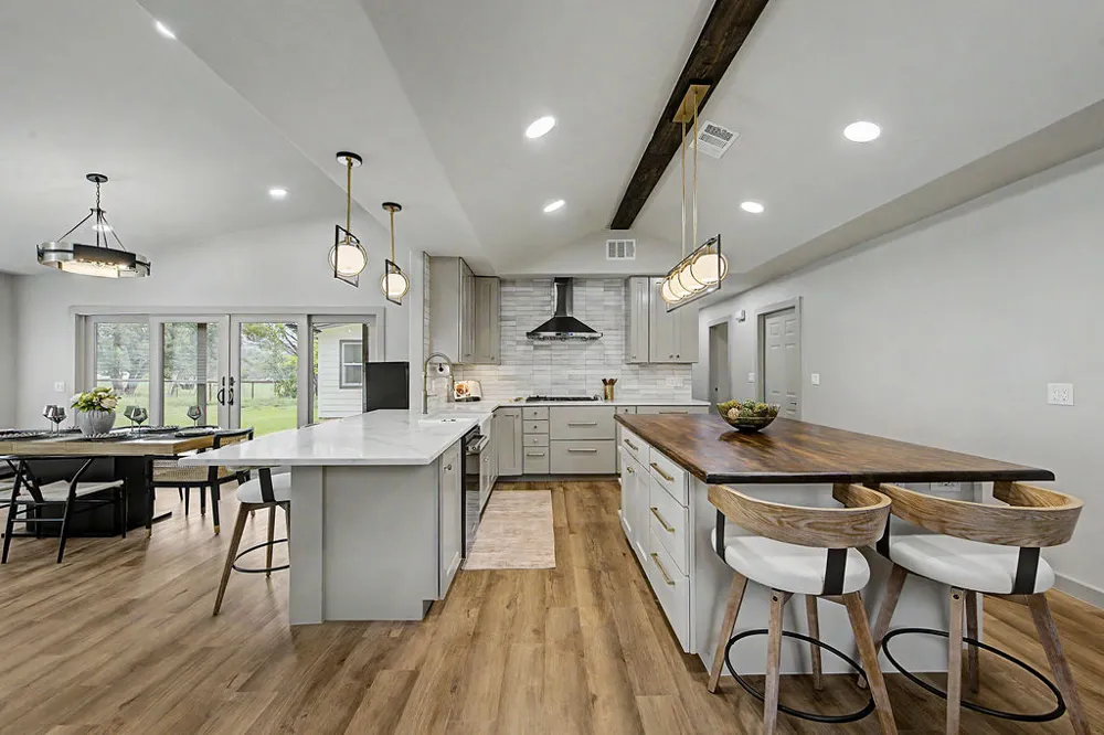 200 E Meadow Lane Wimberley, TX 78676