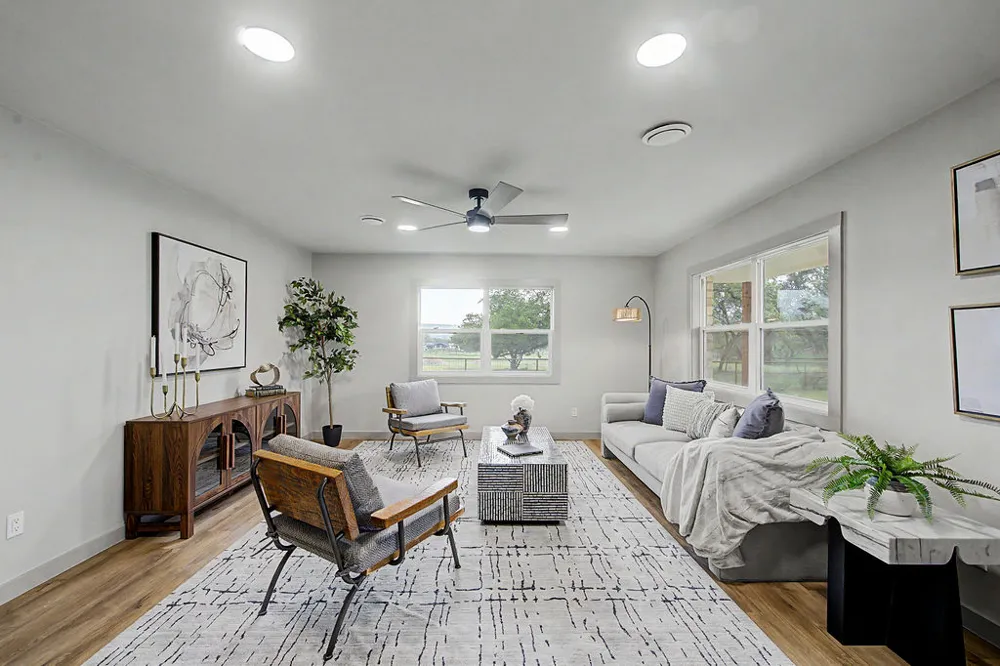 200 E Meadow Lane Wimberley, TX 78676
