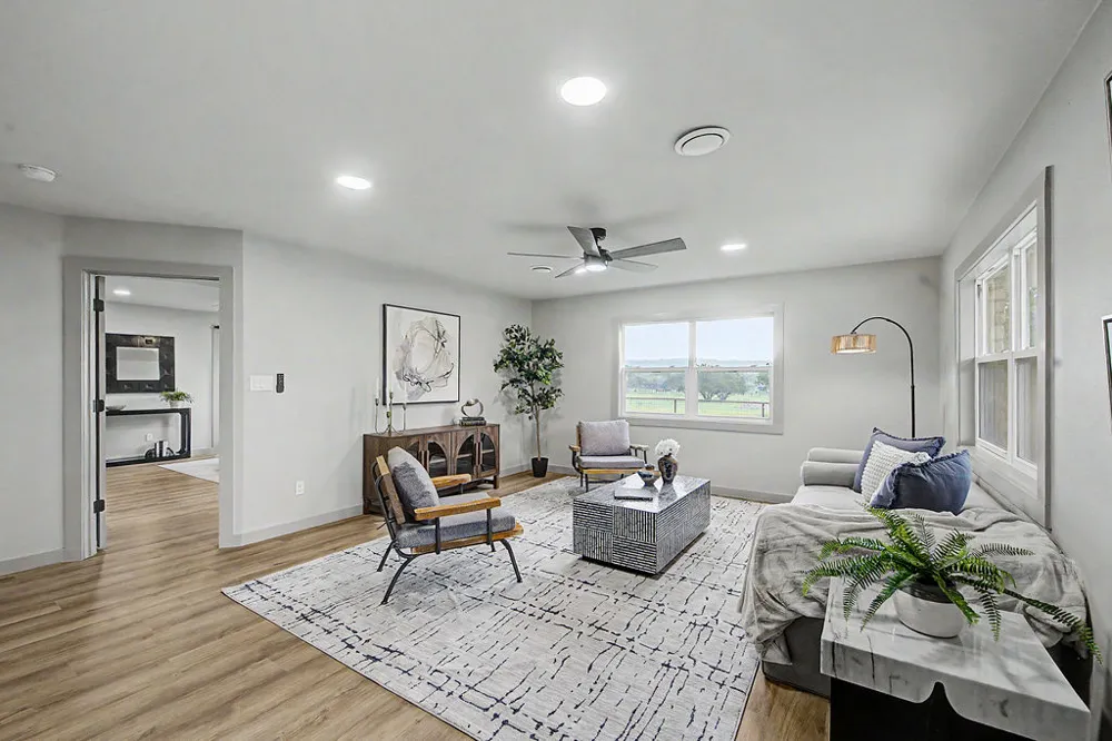 200 E Meadow Lane Wimberley, TX 78676
