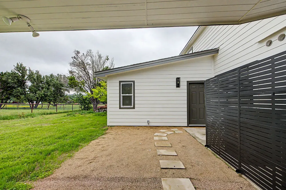 200 E Meadow Lane Wimberley, TX 78676