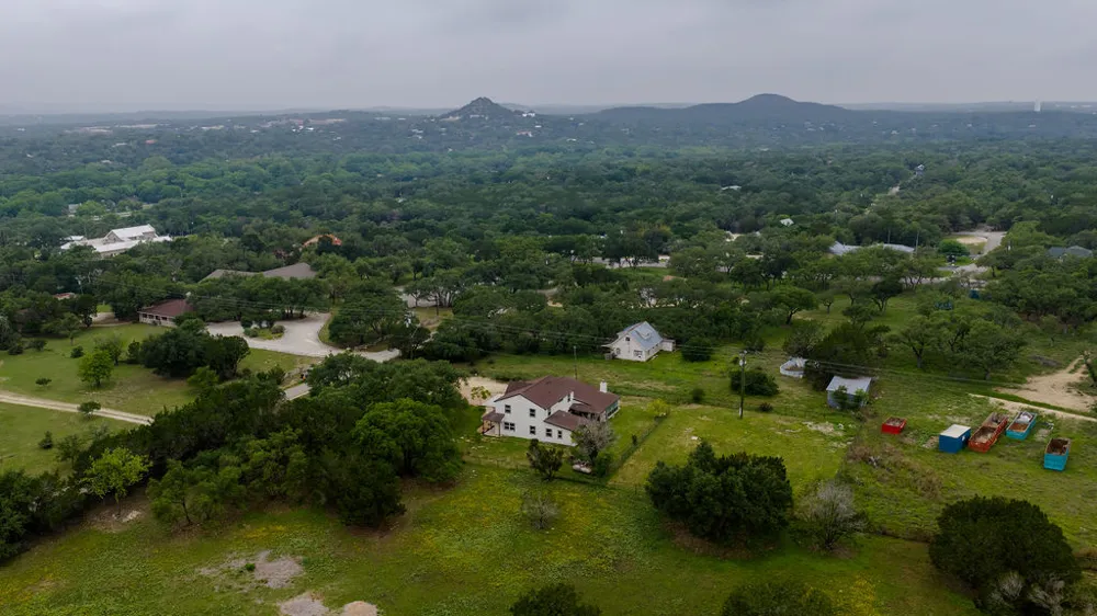 200 E Meadow Lane Wimberley, TX 78676