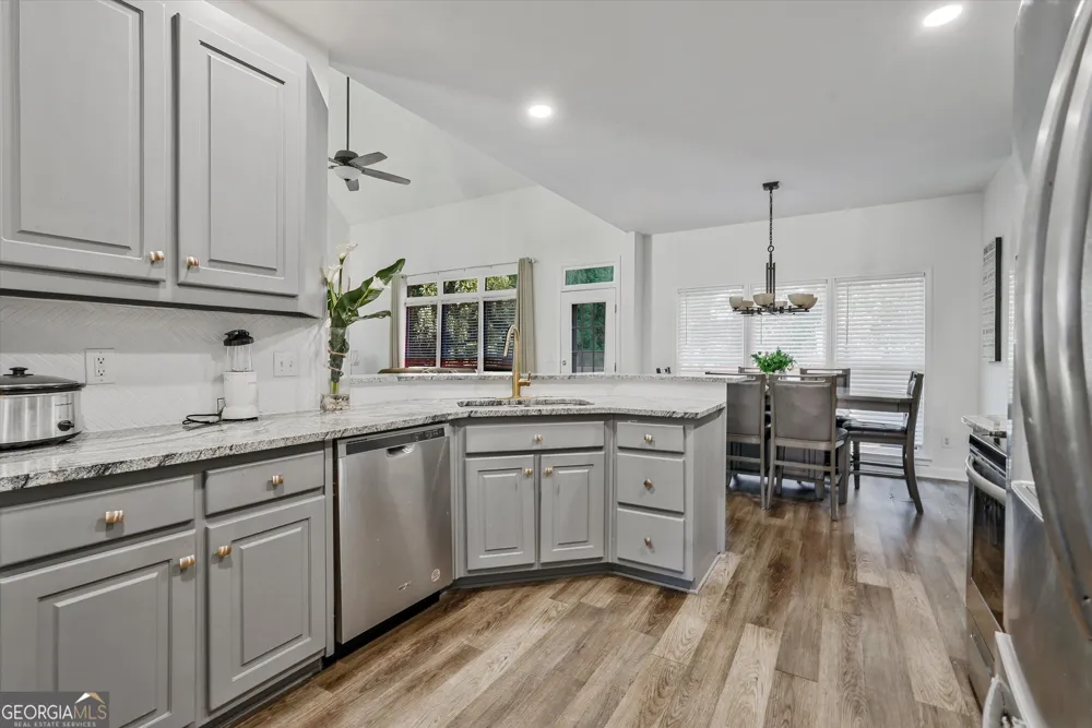 2170 Thorndale DR SW Lilburn, GA 30047