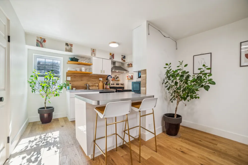 300 Crockett Street #111 Austin, TX 78704