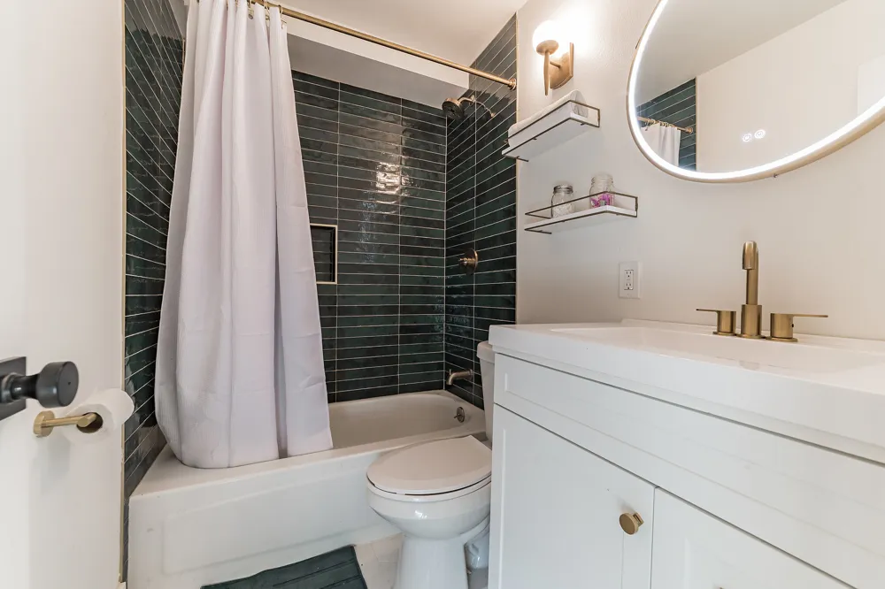 300 Crockett Street #111 Austin, TX 78704