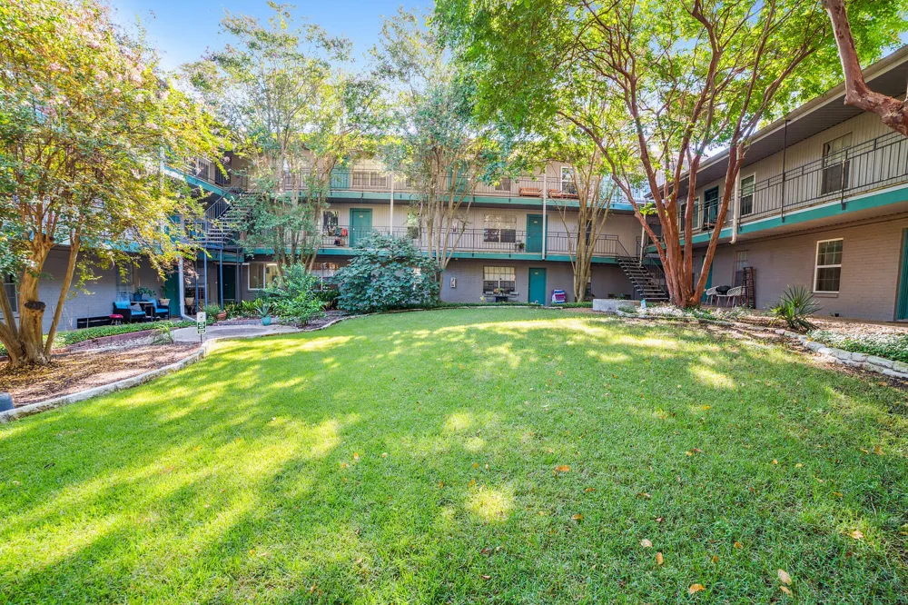 300 Crockett Street #111 Austin, TX 78704