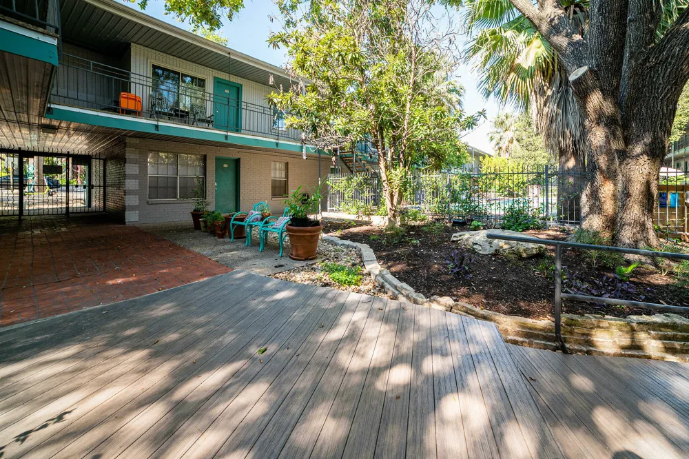 300 Crockett Street #111 Austin, TX 78704