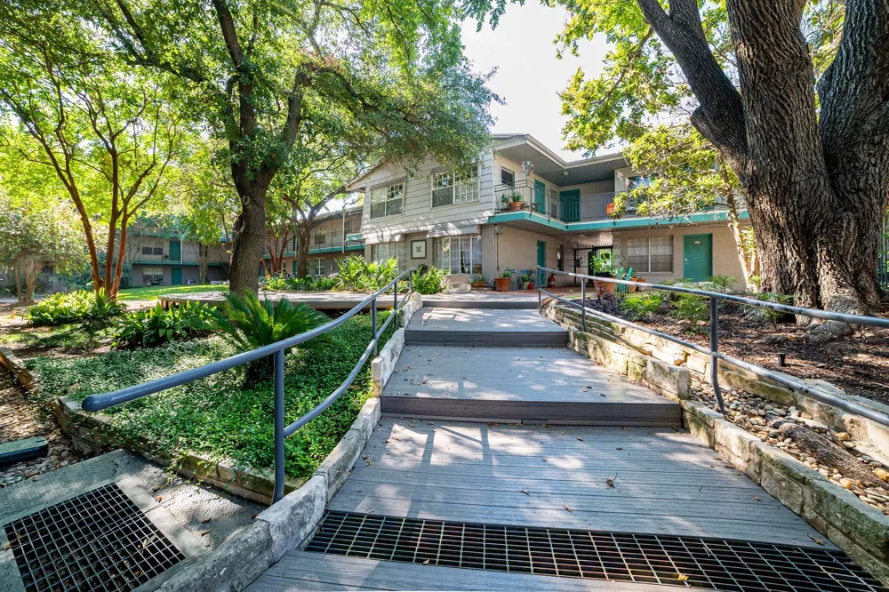 300 Crockett Street #111 Austin, TX 78704