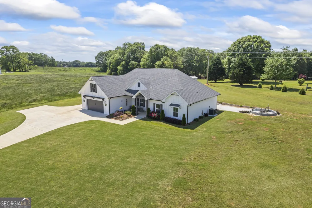 209 Unawatti RD Canon, GA 30520