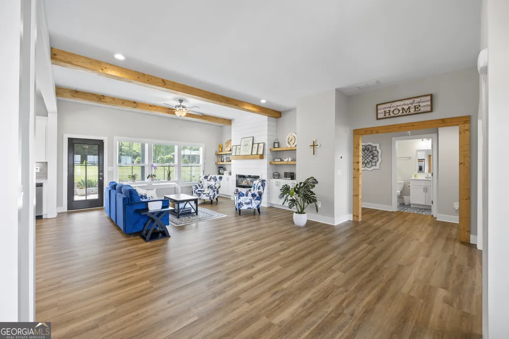 209 Unawatti RD Canon, GA 30520